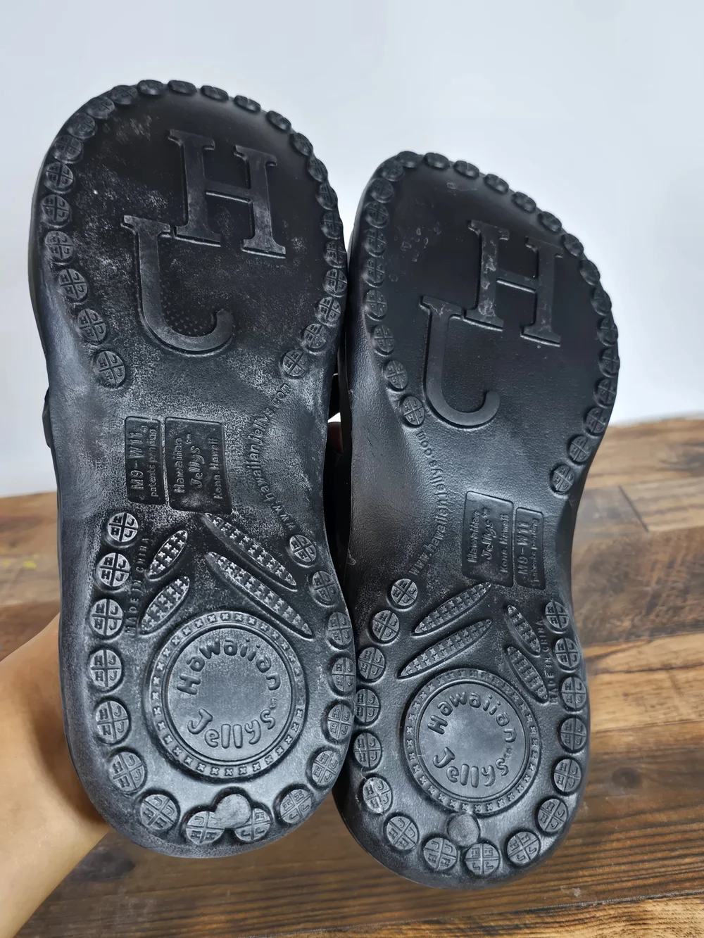 Hawaiian Jellys comfortable black